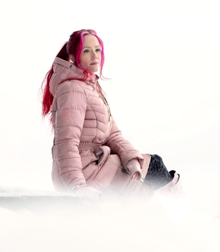 Jenni Sorsa lumisessa metsässä – palo ja kipinä